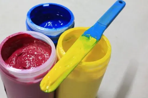 Visokotemperaturna prozirna mikrokristalna staklena tinta